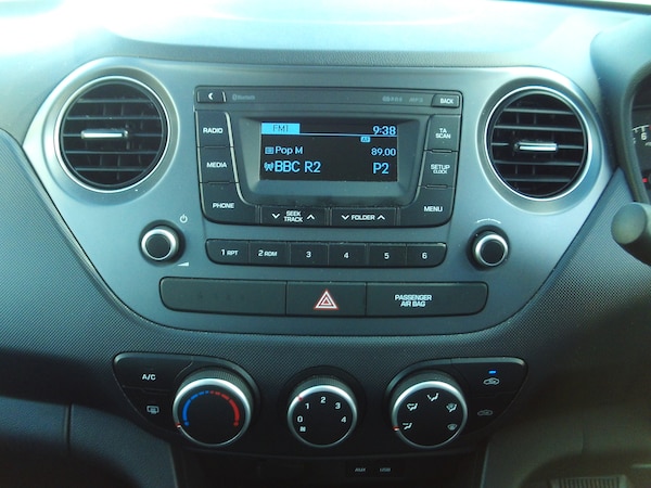 Used Hyundai i10 2017 for sale - 75735392: Photo 17