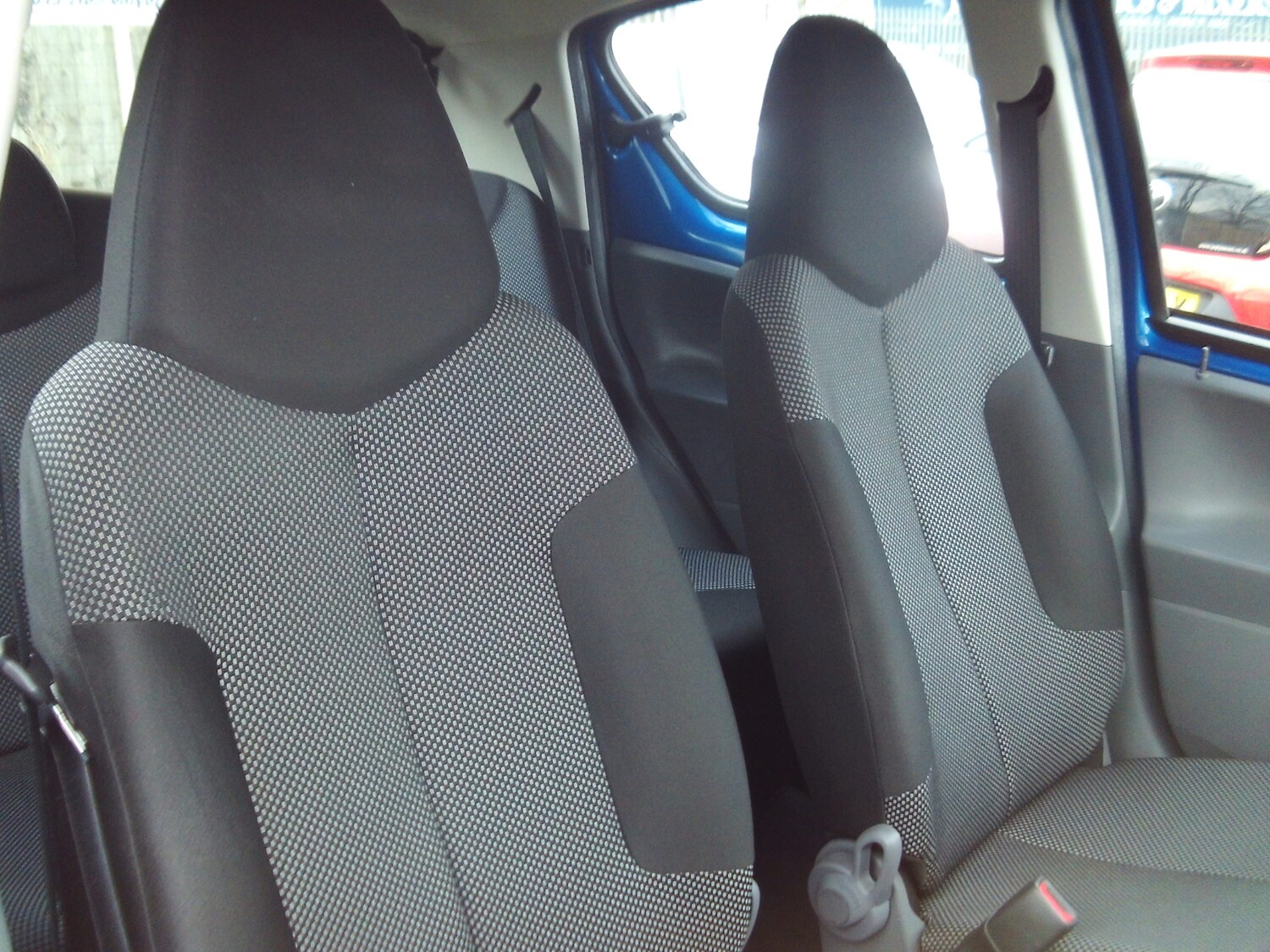 Used Toyota AYGO 2011 for sale - 77490787: Photo 10