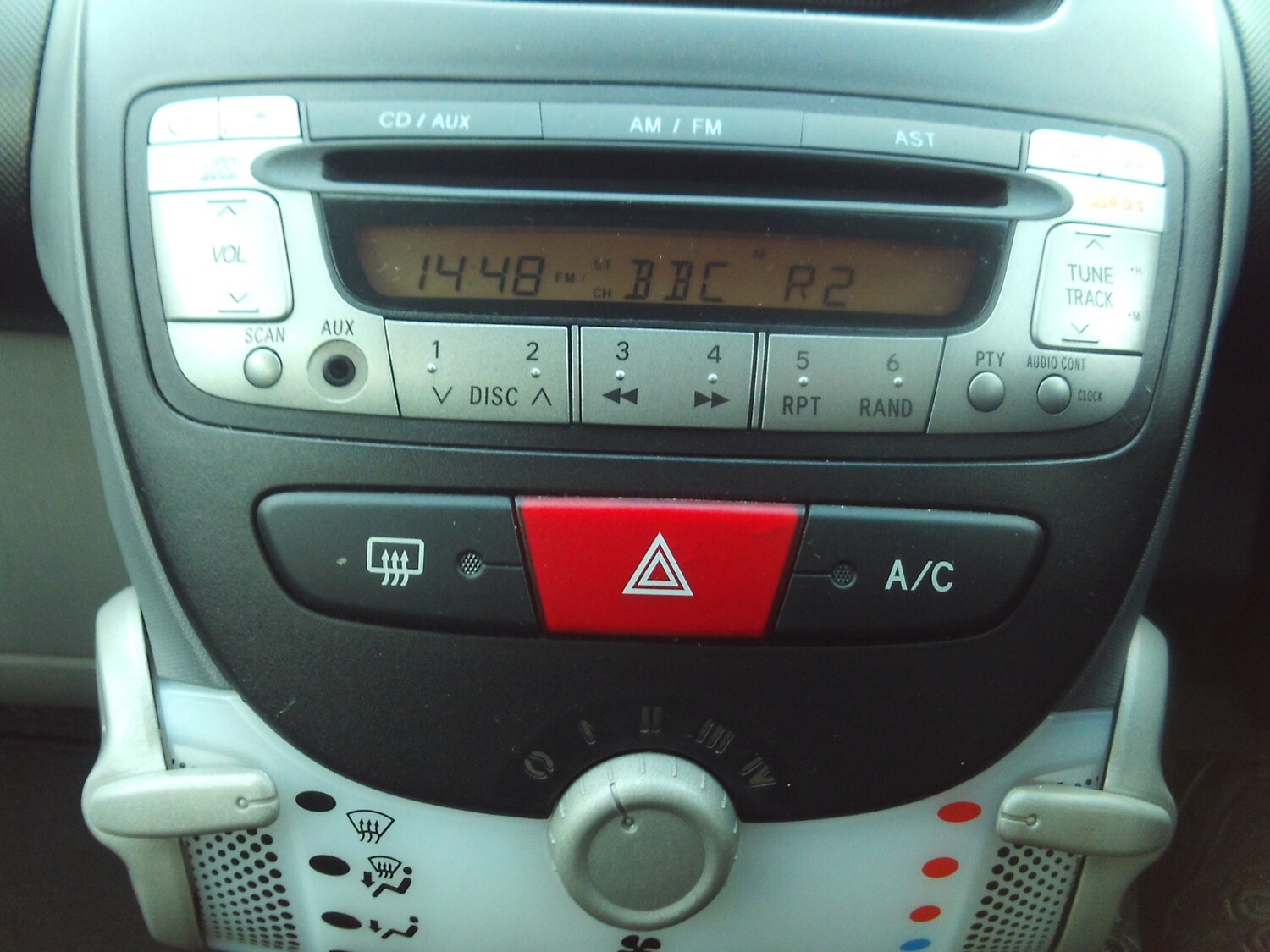 Used Toyota AYGO 2011 for sale - 77490787: Photo 16