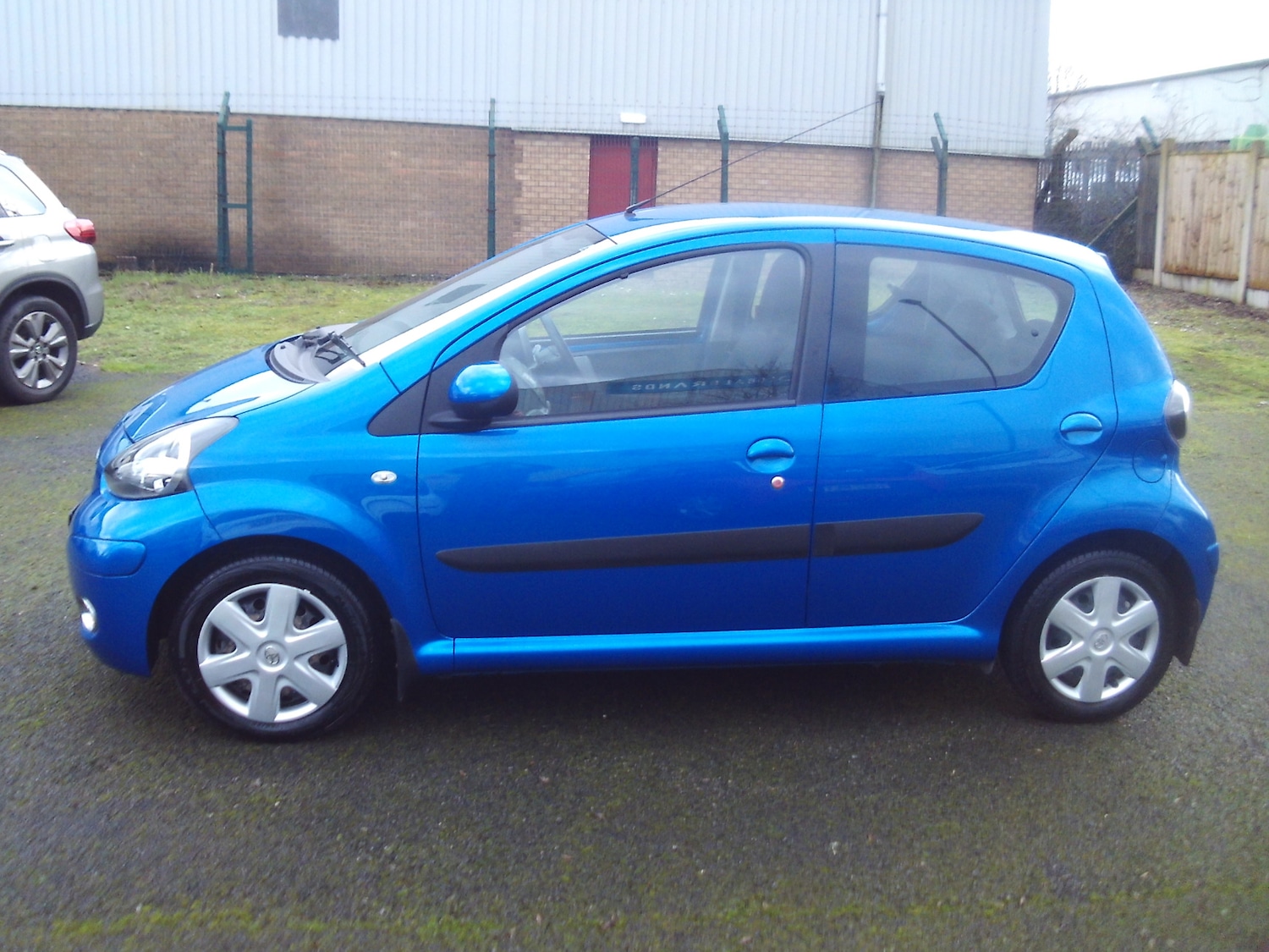 Used Toyota AYGO 2011 for sale - 77490787: Photo 4