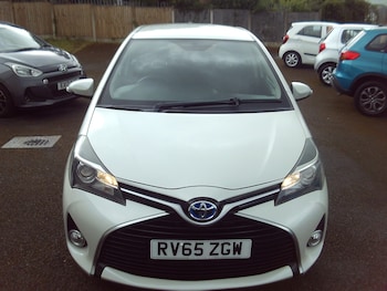 Used Toyota Yaris 2015 for sale - 78917917: Photo