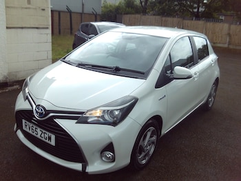 Used Toyota Yaris 2015 for sale - 78917917: Photo