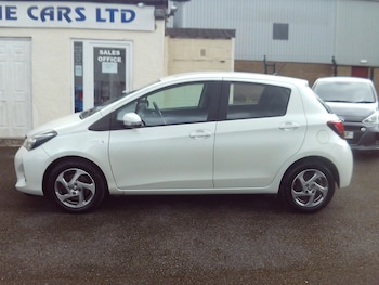 Used Toyota Yaris 2015 for sale - 78917917: Photo