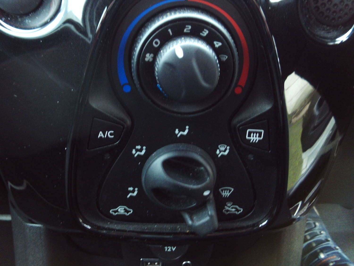 Used Toyota AYGO 2014 for sale - 77011901: Photo 22