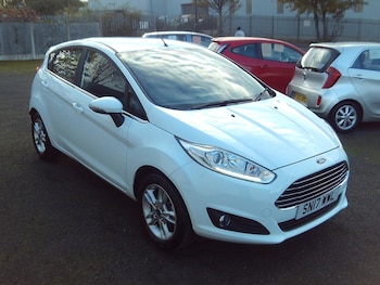 2017 (17) - 1.25 82 Zetec 5dr