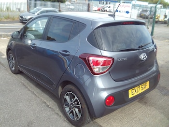 Used Hyundai i10 2017 for sale - 79527501: Photo