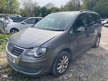 Used Volkswagen Touran 2010 for sale - 78387065: Photo