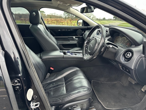 Used Jaguar XJ 2010 for sale - 73822824: Photo 17