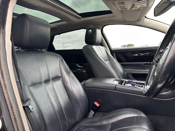 Used Jaguar XJ 2010 for sale - 73822824: Photo 22