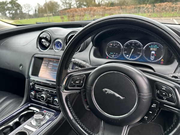 Used Jaguar XJ 2010 for sale - 73822824: Photo 23