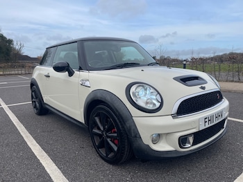 MINI Hatch feature image