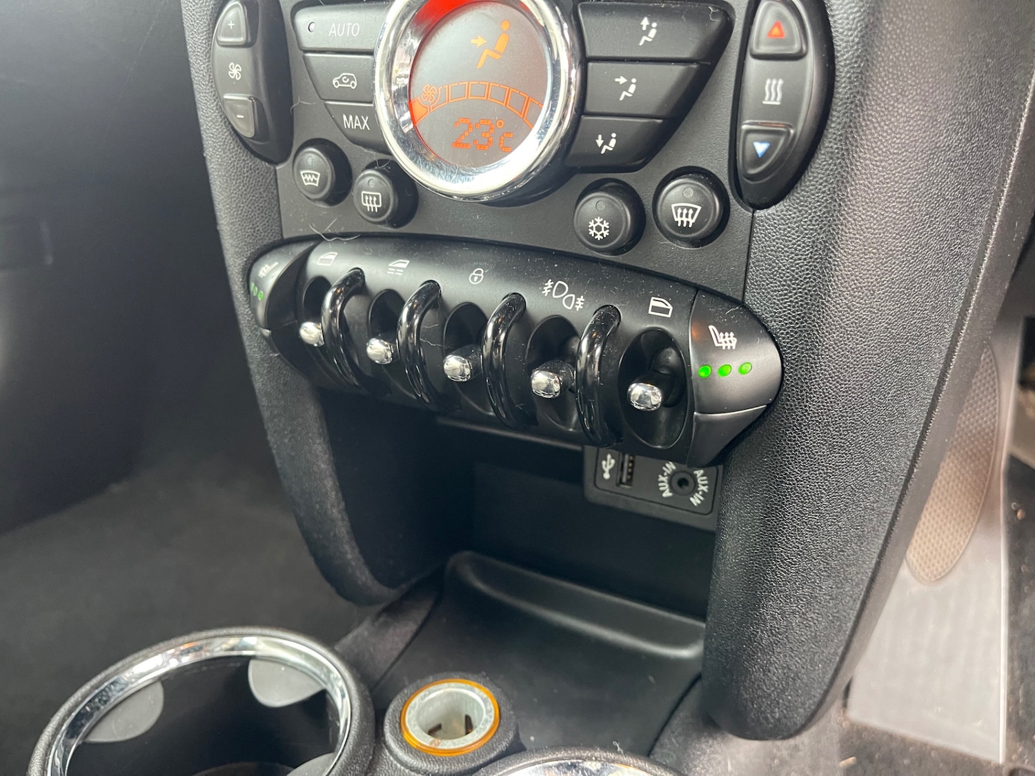 Used MINI Convertible 2011 for sale - 76255505: Photo 15