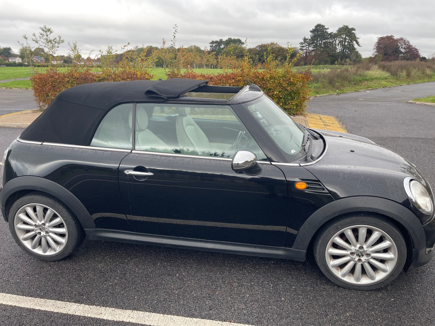 Used MINI Convertible 2011 for sale - 76255505: Photo 17