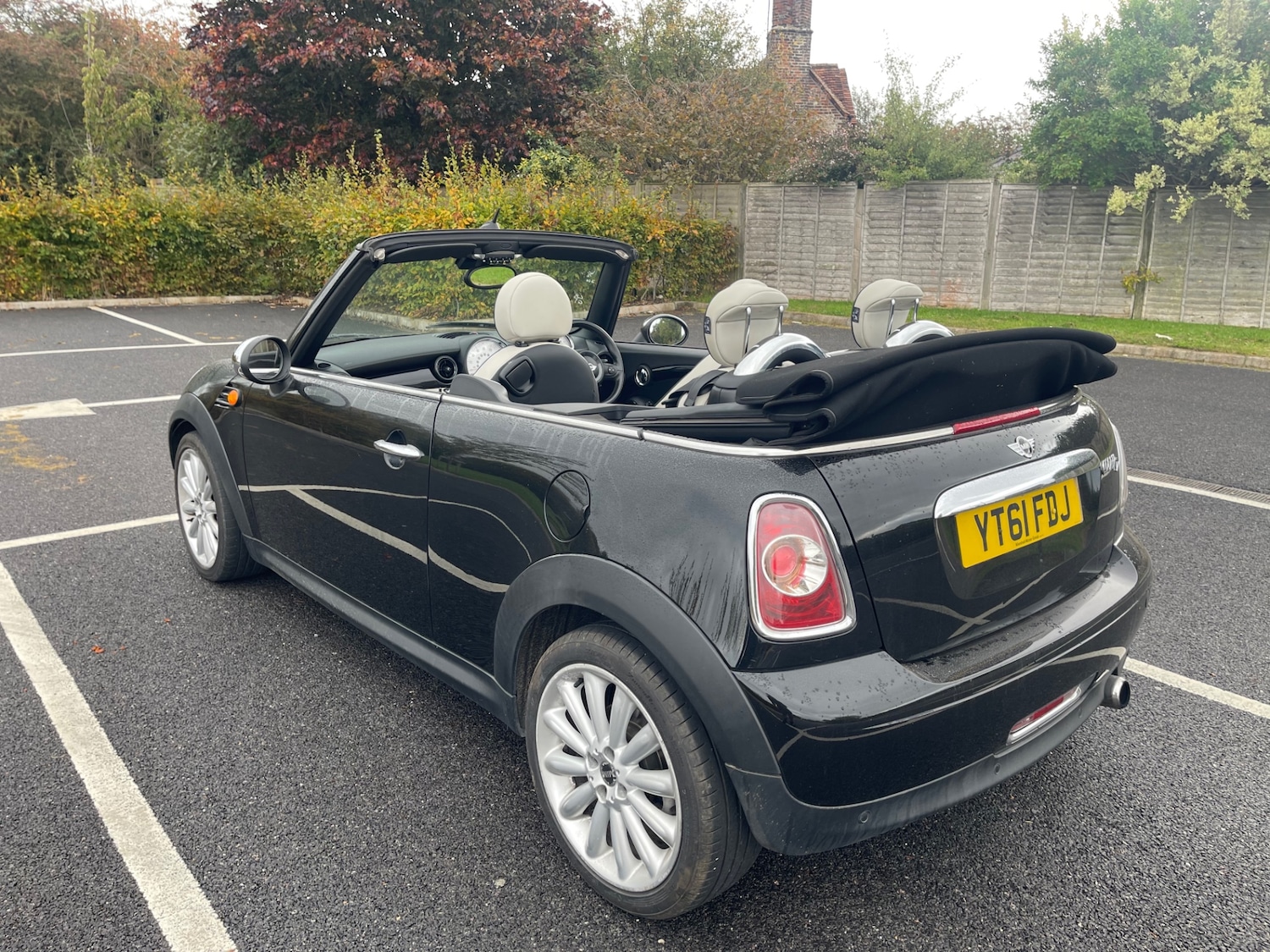 Used MINI Convertible 2011 for sale - 76255505: Photo 19