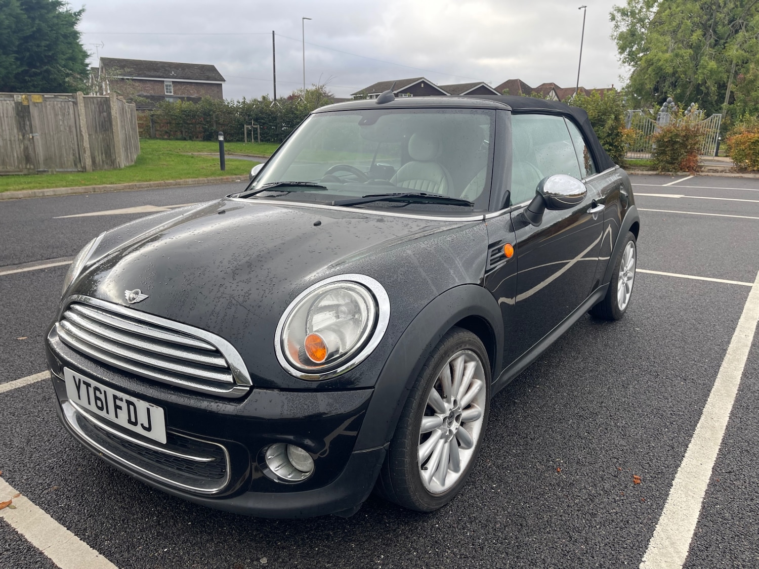 Used MINI Convertible 2011 for sale - 76255505: Photo 3