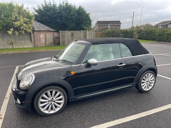 Used MINI Convertible 2011 for sale - 76255505: Photo