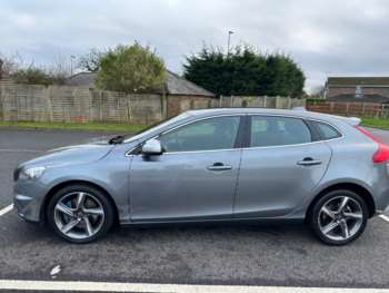 Used Volvo V40 2015 for sale - 73422662: Photo