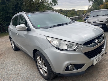2011 (11) - 1.7 CRDi Premium 5dr 2WD