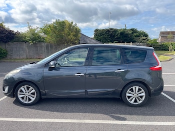 Used Renault Grand Scenic 2010 for sale - 78606787: Photo