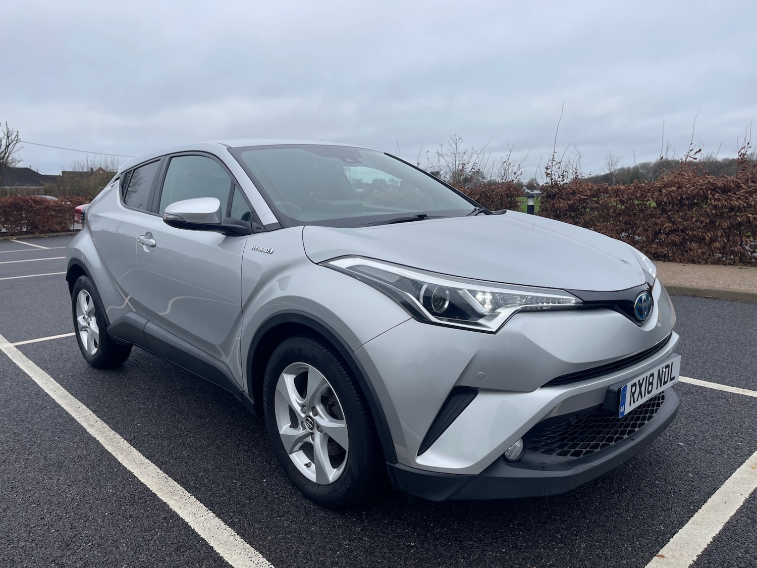 Used Toyota C-HR 2018 for sale - 76734846: Photo 1