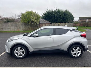 Used Toyota C-HR 2018 for sale - 76734846: Photo