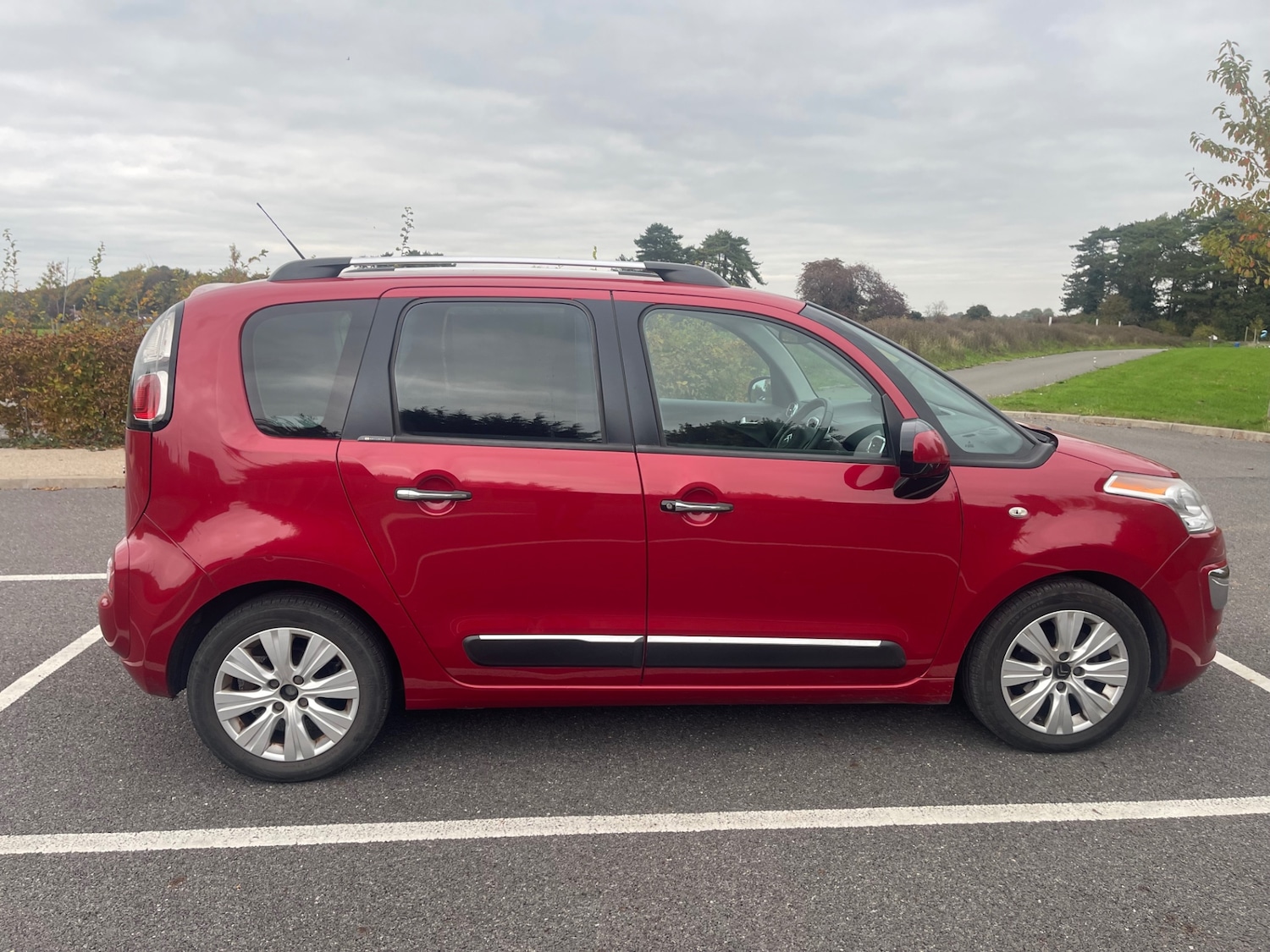 Used Citroen C3 Picasso 2013 for sale - 76302616: Photo 8