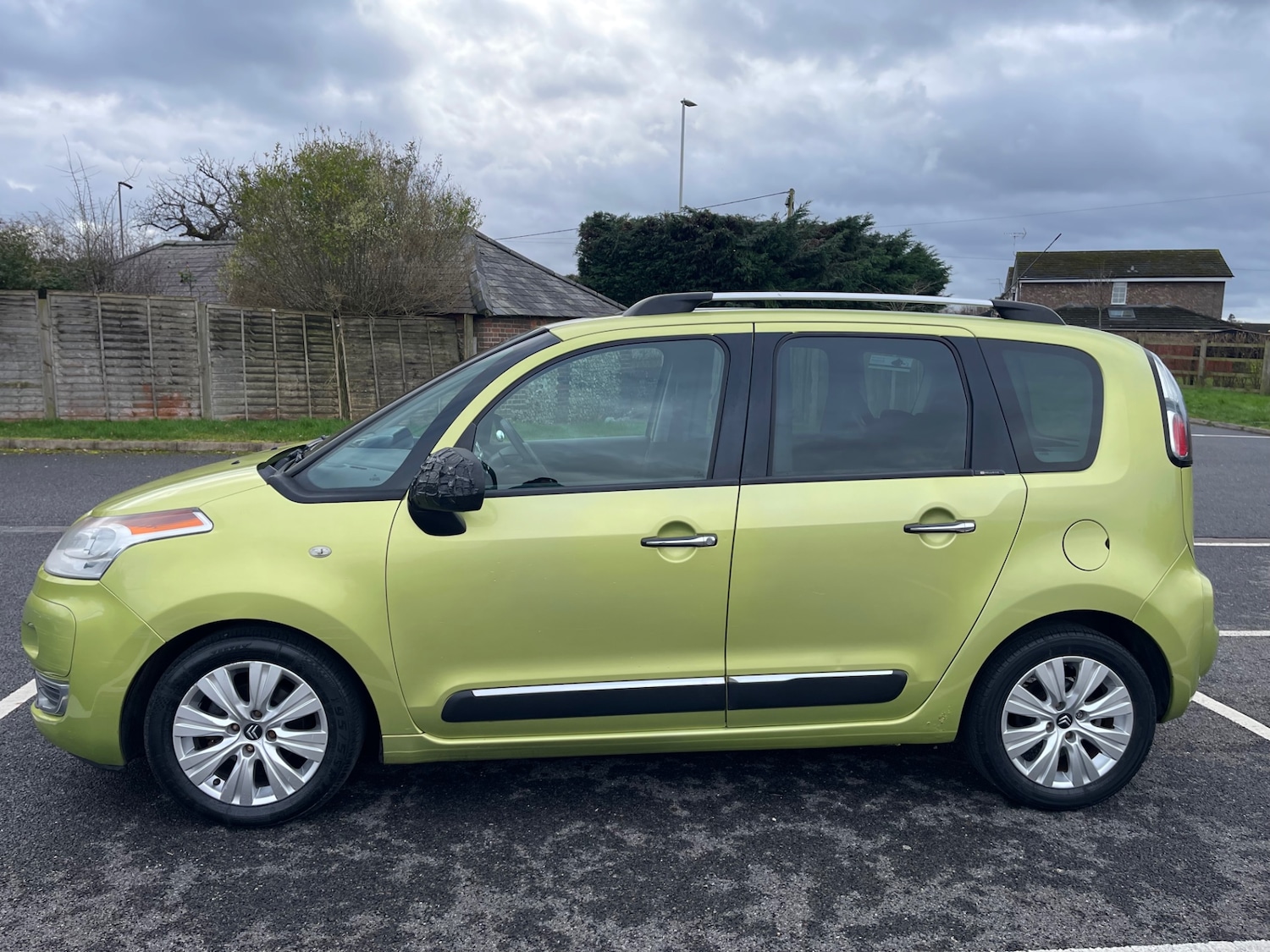 Used Citroen C3 Picasso 2009 for sale - 77604483: Photo 4