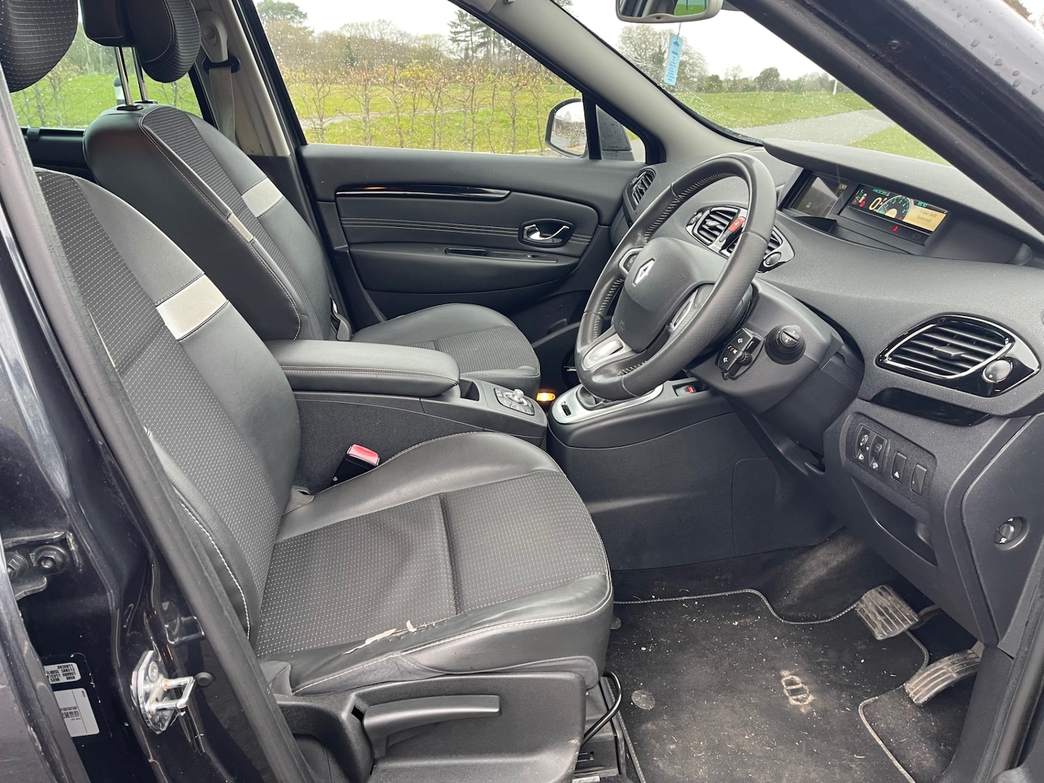 Used Renault Grand Scenic 2011 for sale - 78065353: Photo 16