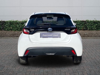 Used Toyota Yaris 2023 for sale - 77884851: Photo