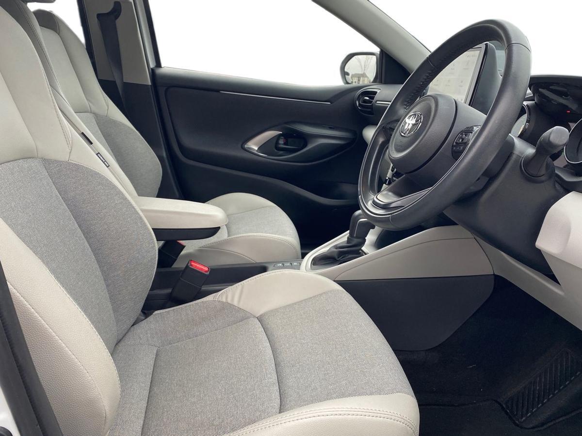 Used Toyota Yaris 2023 for sale - 77177617: Photo 12