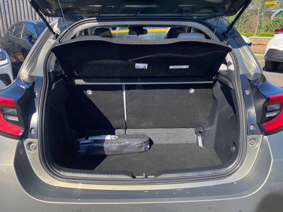 Used Toyota Yaris 2022 for sale - 77539473: Photo 10