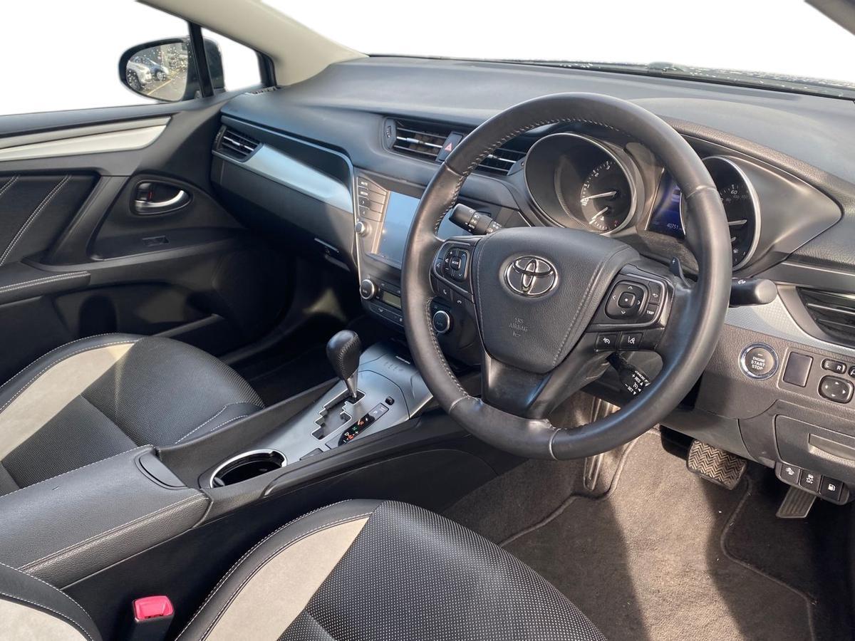 Used Toyota Avensis 2017 for sale - 77755059: Photo 12