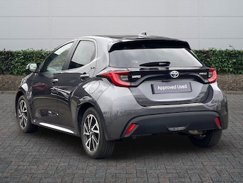 Used Toyota Yaris 2024 for sale - 77388497: Photo