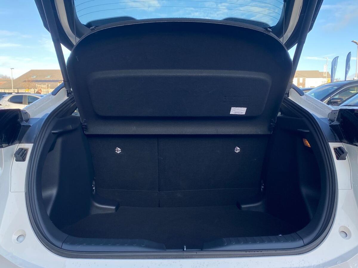 Used Toyota C-HR 2024 for sale - 76671015: Photo 10