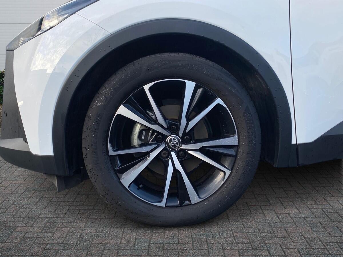 Used Toyota C-HR 2024 for sale - 76671015: Photo 6