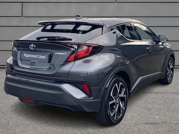 Used Toyota C-HR 2021 for sale - 76400330: Photo