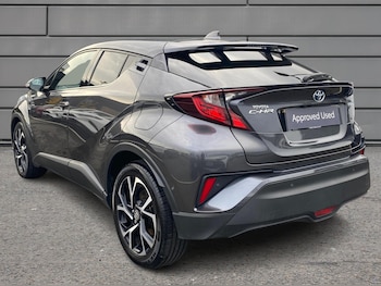 Used Toyota C-HR 2021 for sale - 76400330: Photo