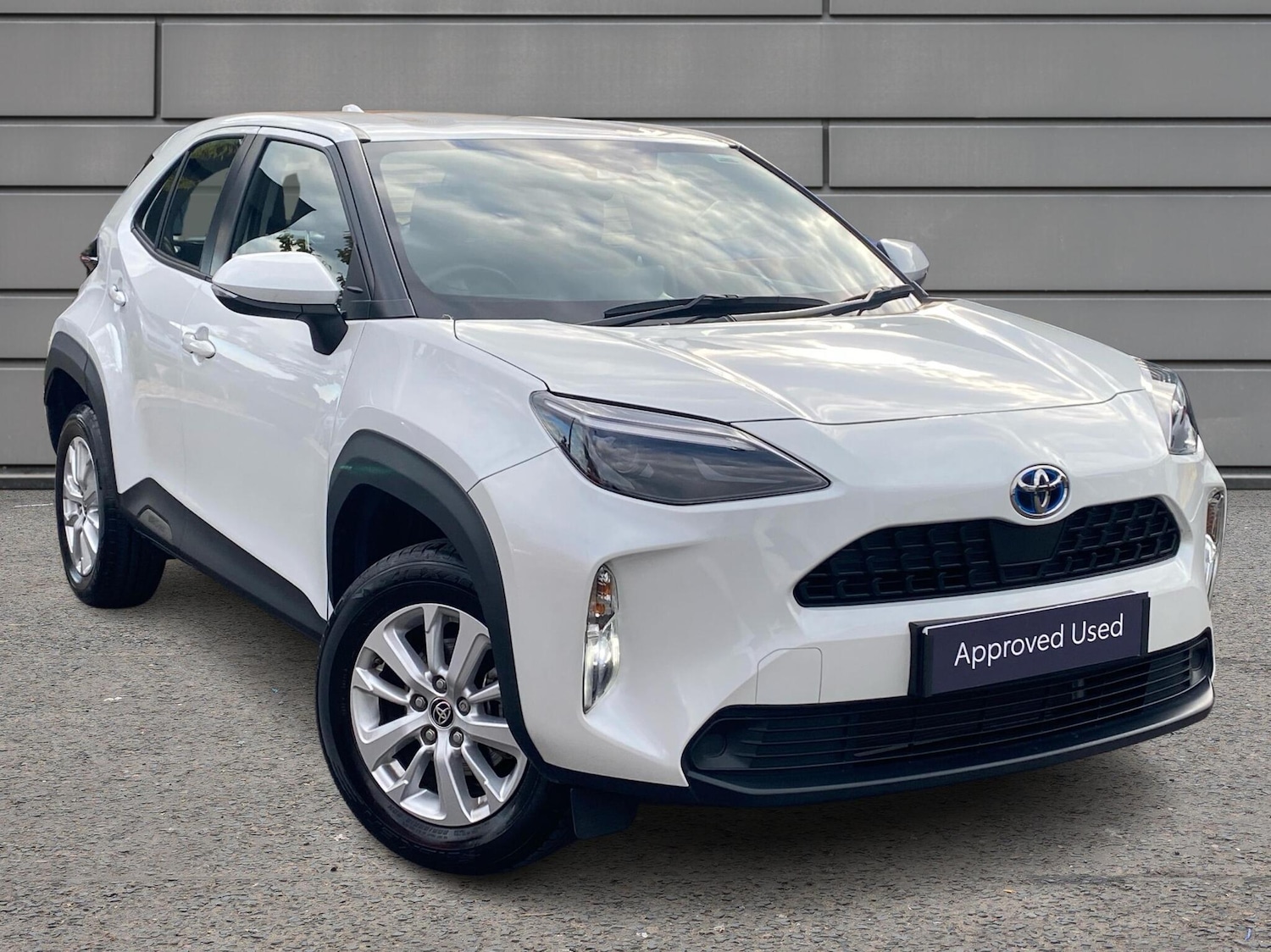 Used Toyota Yaris Cross 2023 for sale - 76111220: Photo 1