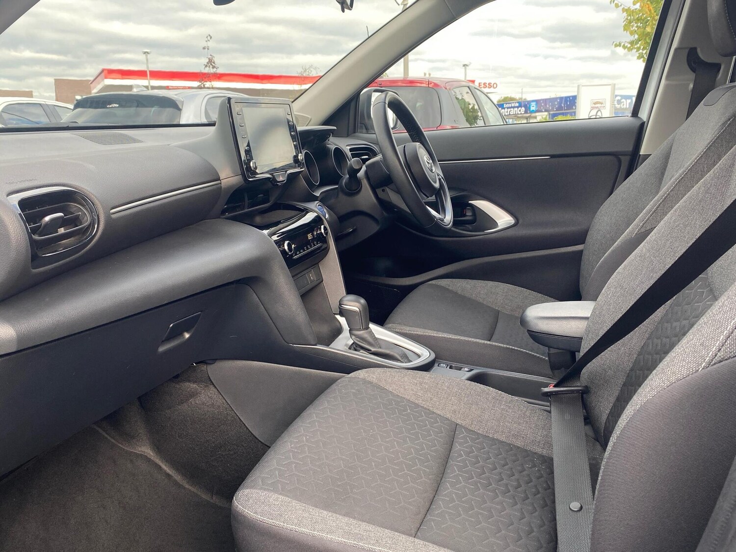 Used Toyota Yaris Cross 2023 for sale - 76111220: Photo 10