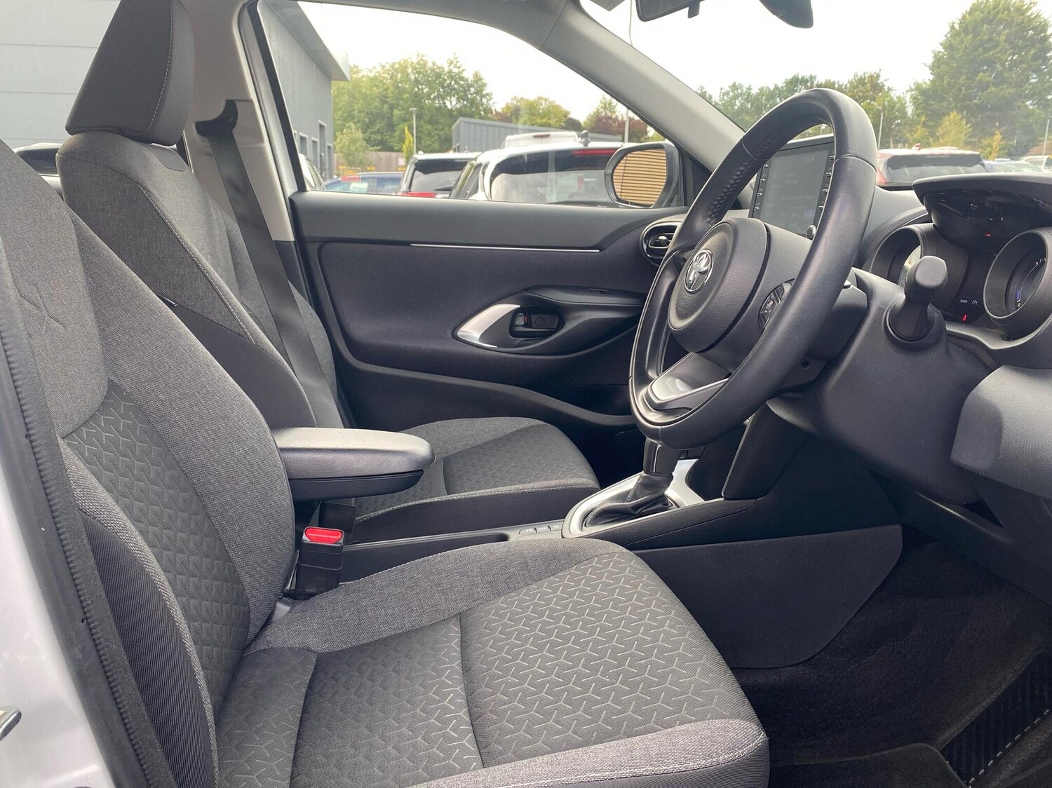 Used Toyota Yaris Cross 2023 for sale - 76111220: Photo 11