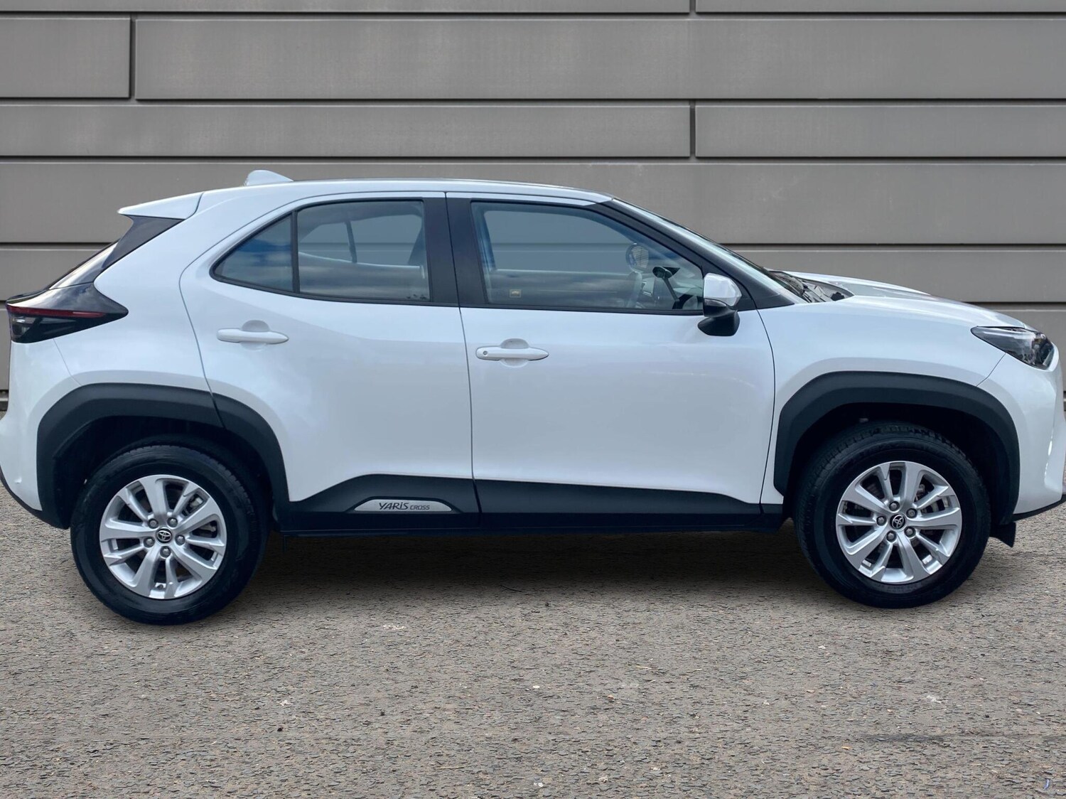 Used Toyota Yaris Cross 2023 for sale - 76111220: Photo 16