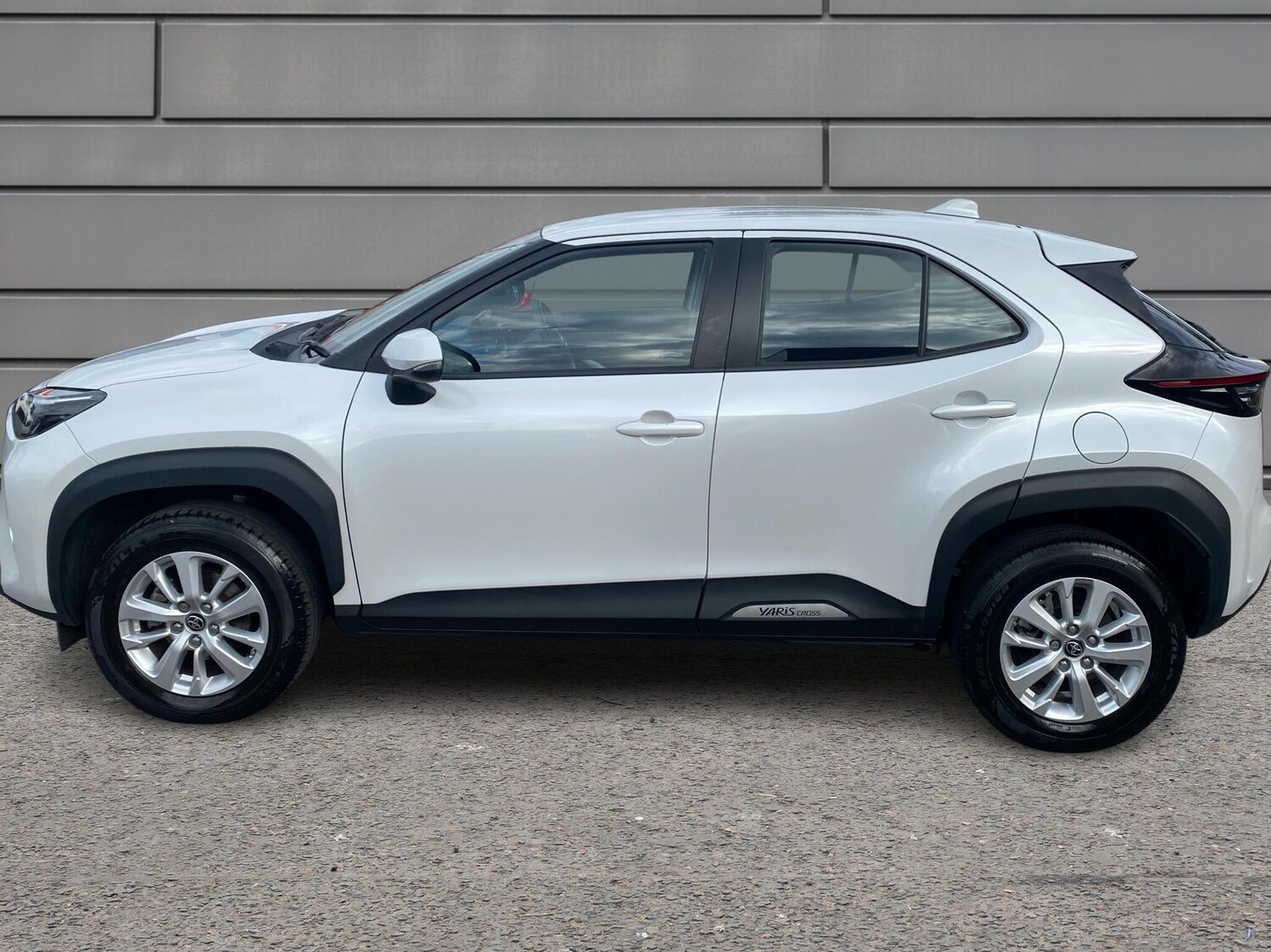 Used Toyota Yaris Cross 2023 for sale - 76111220: Photo 17