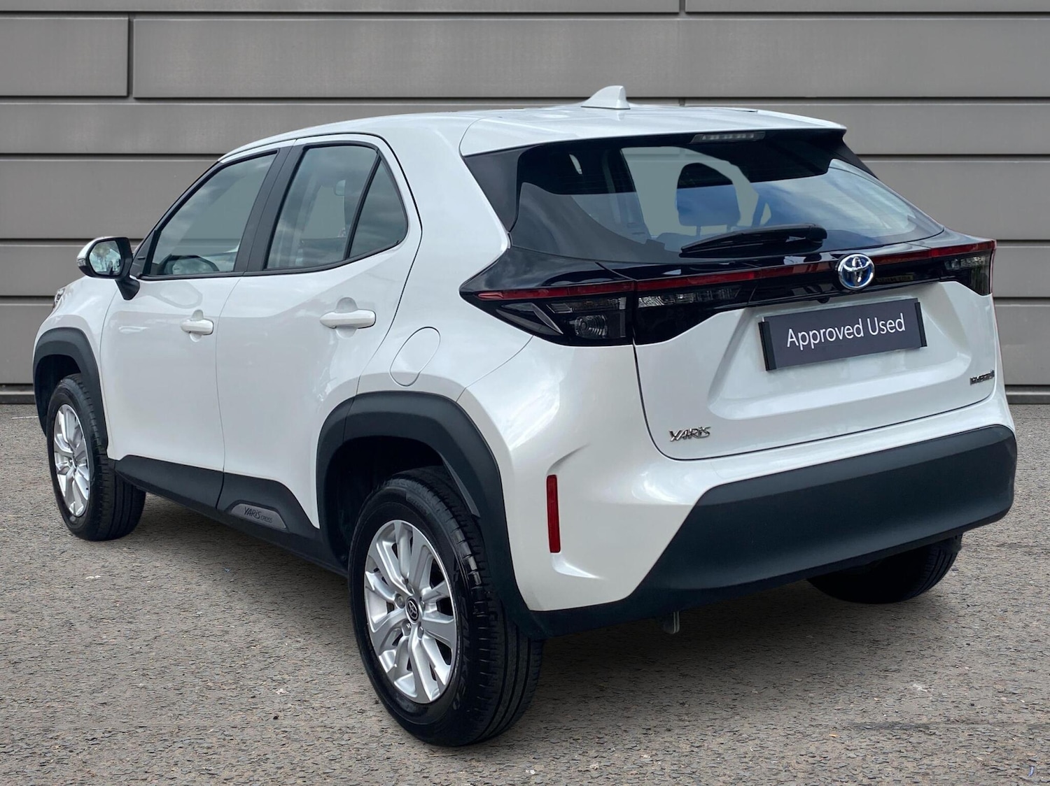 Used Toyota Yaris Cross 2023 for sale - 76111220: Photo 4