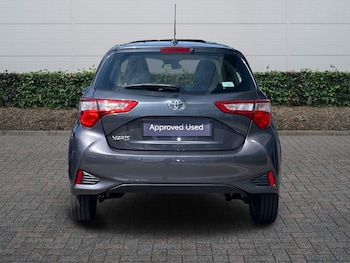 Used Toyota Yaris 2019 for sale - 79050758: Photo