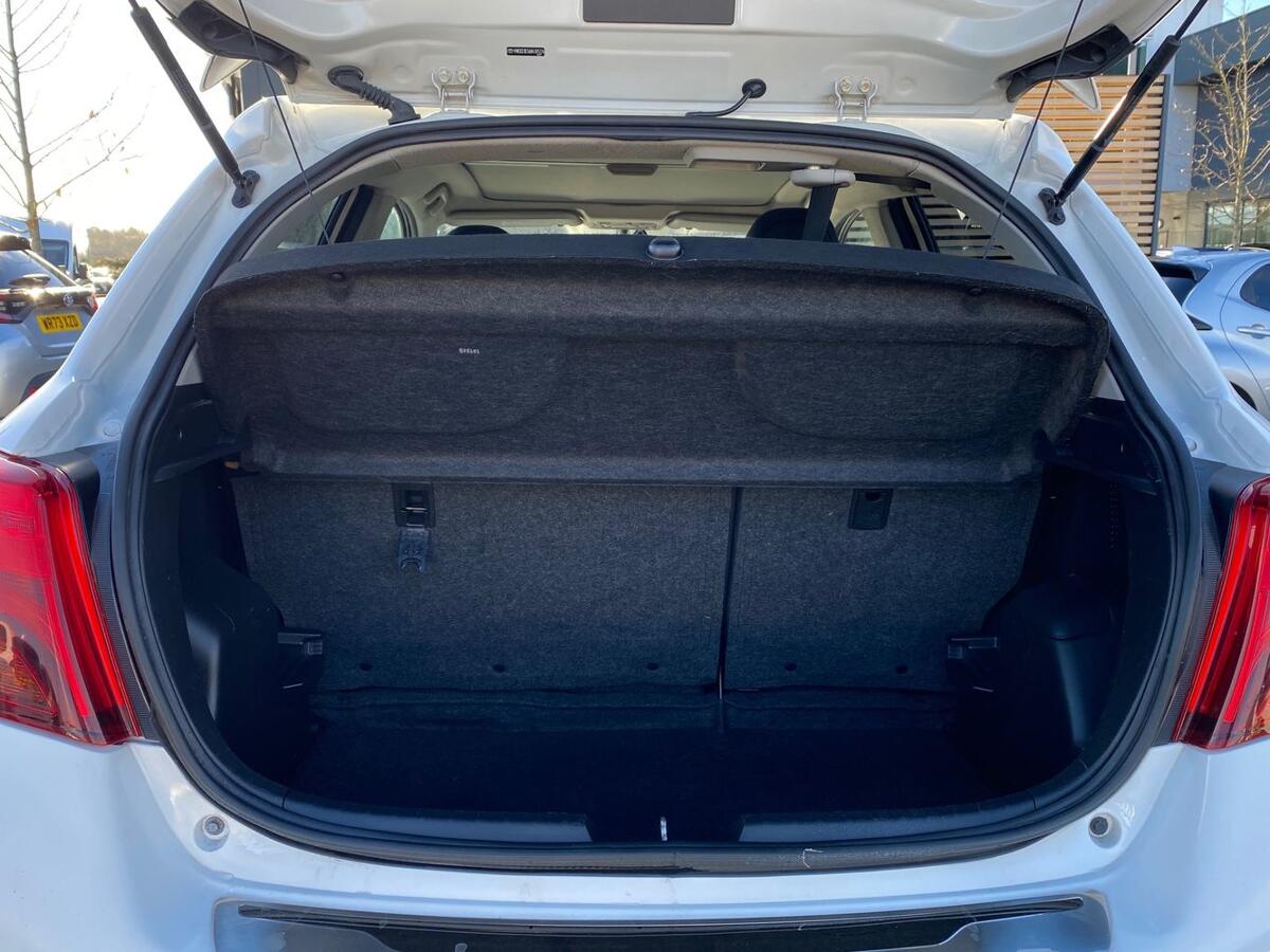 Used Toyota Yaris 2017 for sale - 76730727: Photo 10