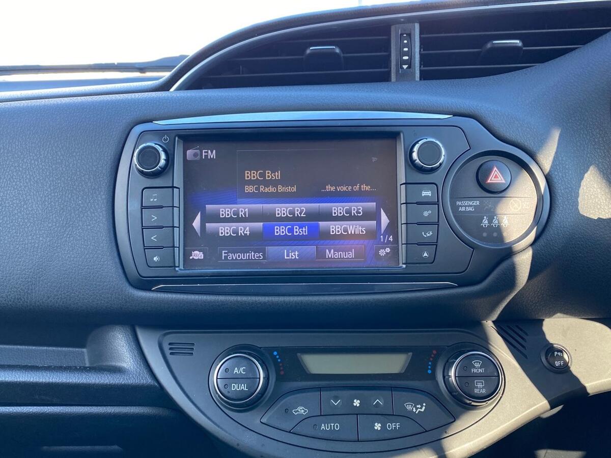 Used Toyota Yaris 2017 for sale - 76730727: Photo 11