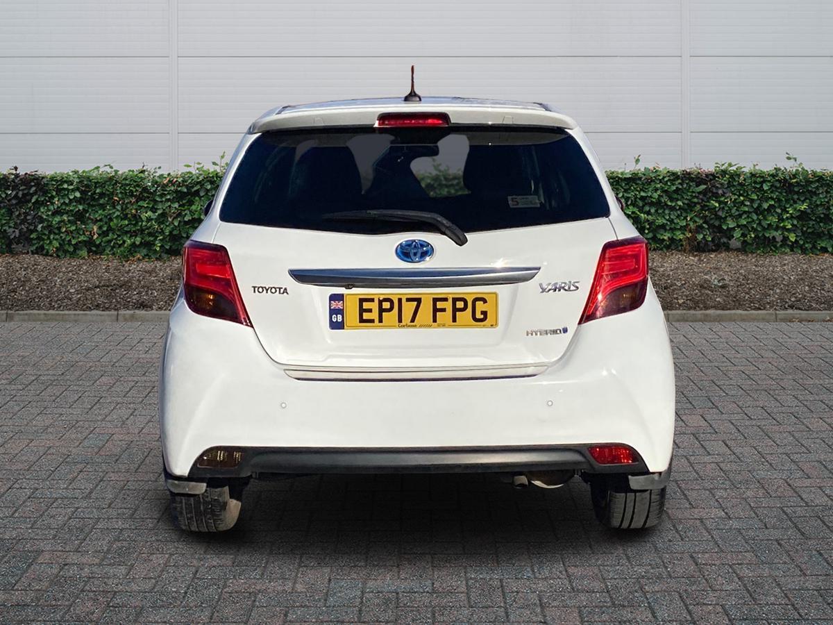 Used Toyota Yaris 2017 for sale - 76730727: Photo 4