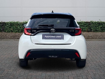 Used Toyota Yaris 2024 for sale - 79050772: Photo