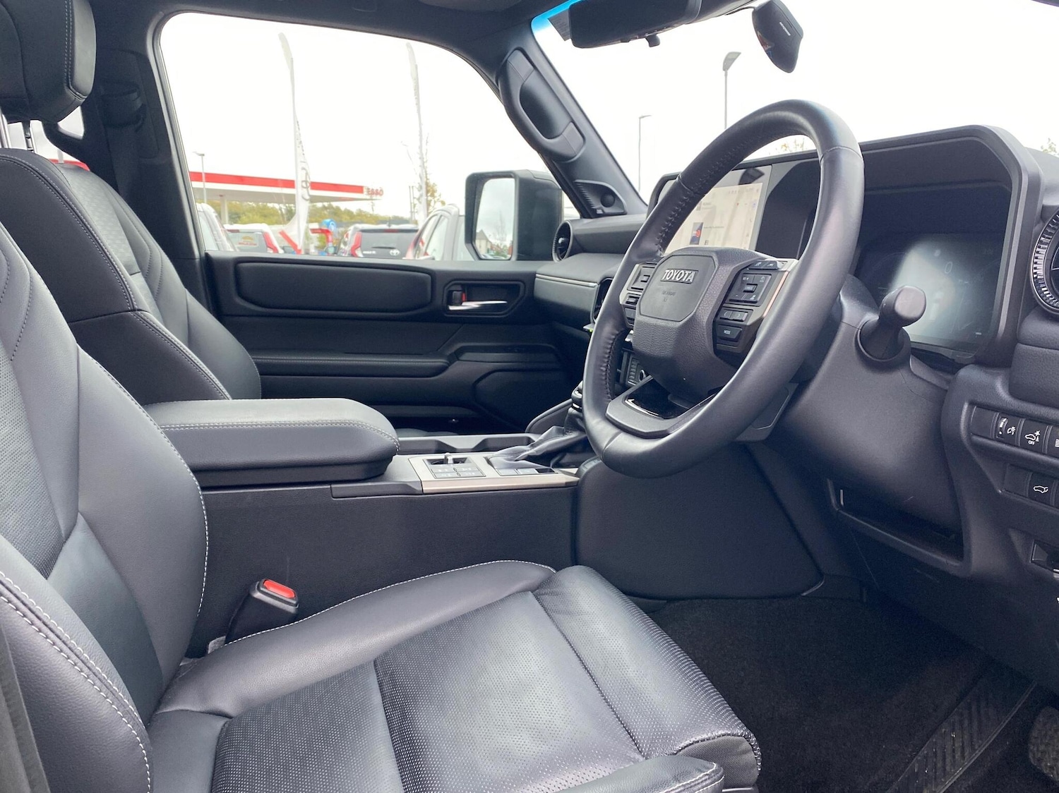 Used Toyota Land Cruiser 2024 for sale - 76350479: Photo 11
