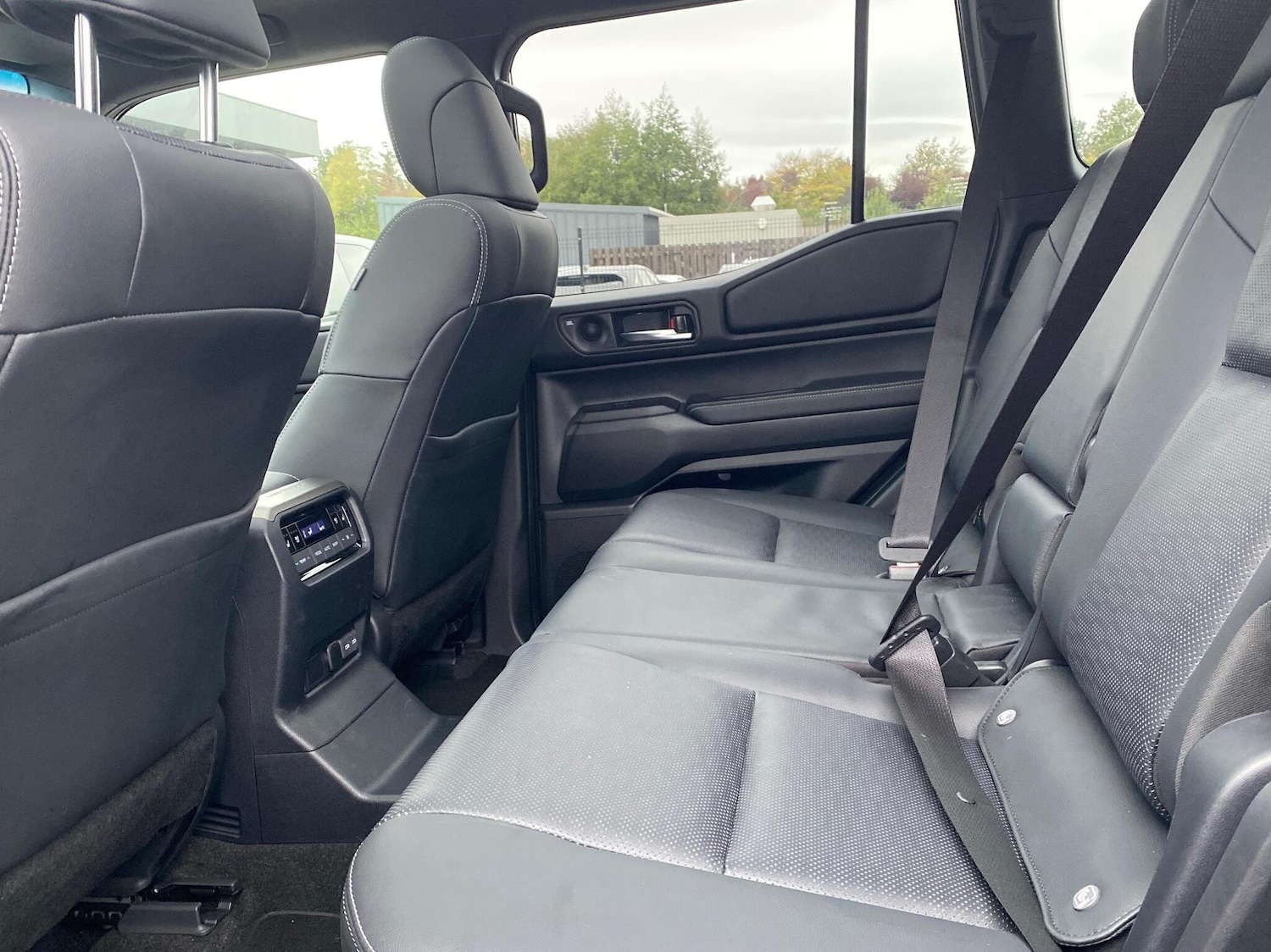 Used Toyota Land Cruiser 2024 for sale - 76350479: Photo 12